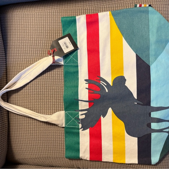 Hudson Bay Company striped tote with moose design - Picture 3 of 6